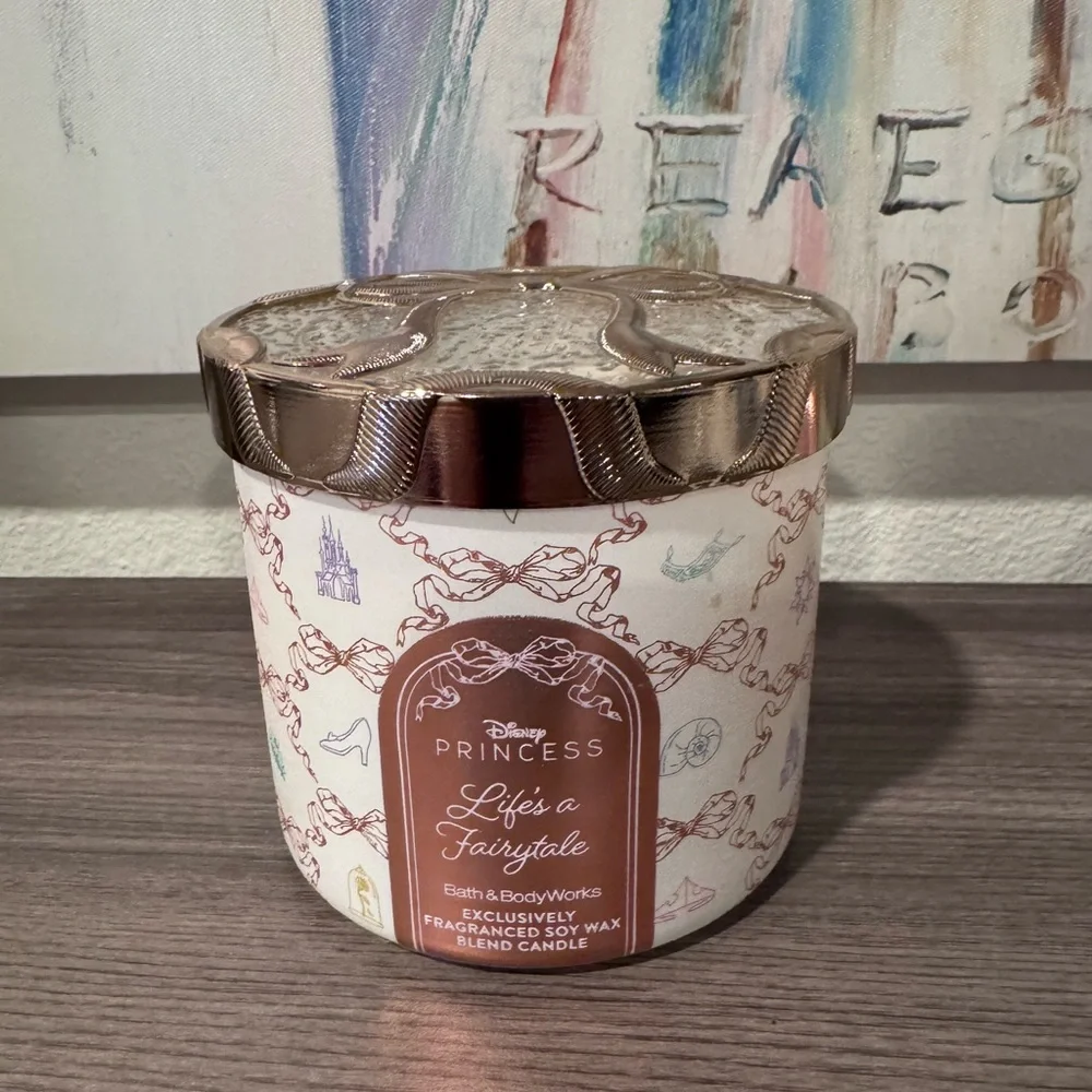 Life’s A Fairytale Candle Bath and Body Works - Picture 1 of 4